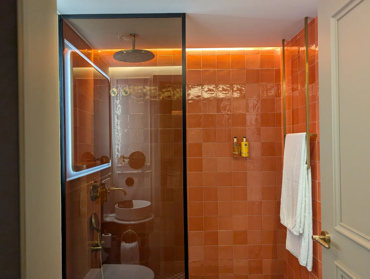 Upon Angels: Uma escolha luxuosa e atrevida para o Dia dos Namorados 21 Upon Angels