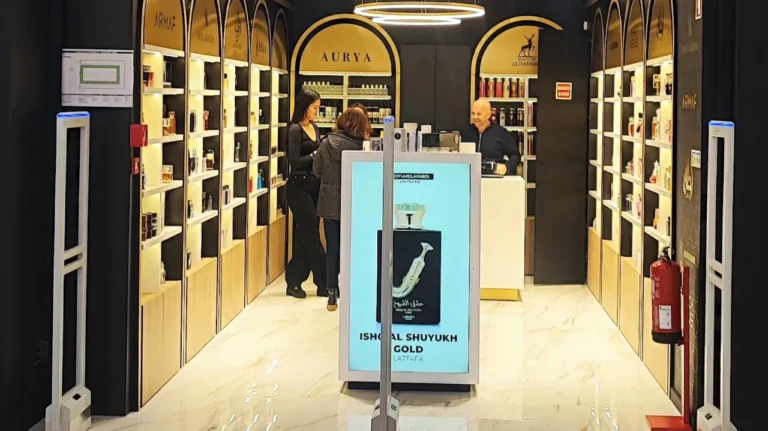 Perfumes árabes conquistam Vila Real com nova abertura comercial da Aurya Perfumes