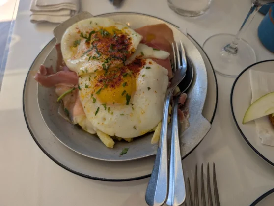 Chico Esperto - Ovos Rotos com Queijo da Serra