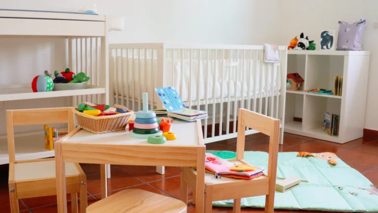 Cuidar em Rede junta fundações e municípios na criação de uma rede de amas