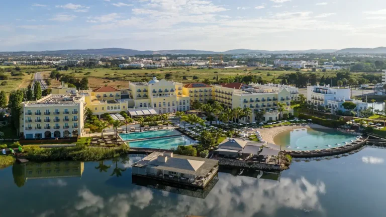 Domes Lake Algarve prepara semana de Páscoa com atividades, workshops e menus especiais