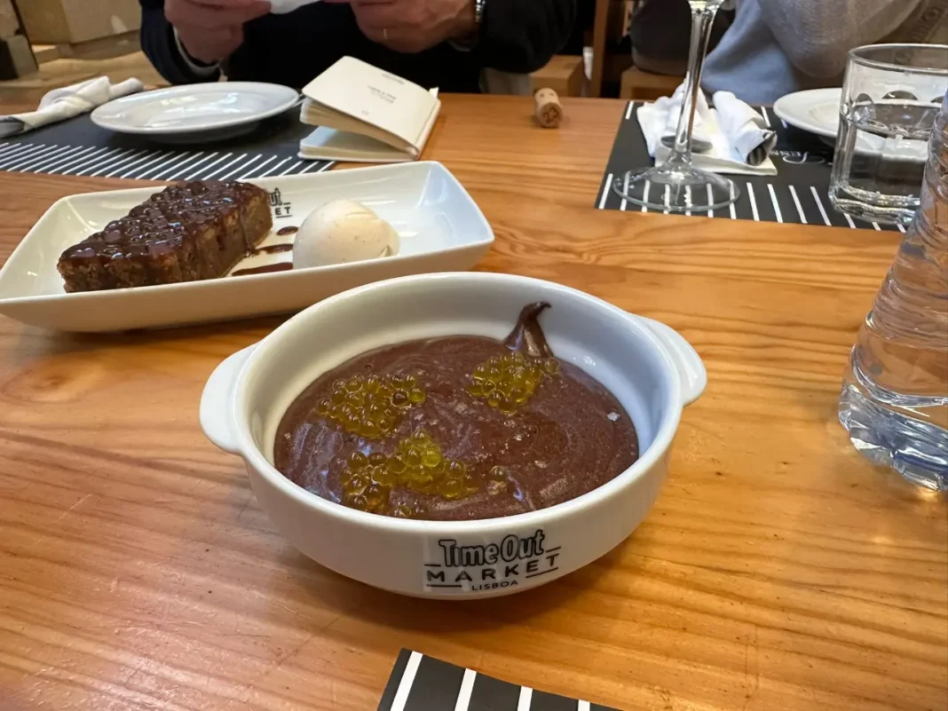 Henrique S&aacute; Pessoa - Time Out Market - Mousse de Chocolate com azeite & flor de sal