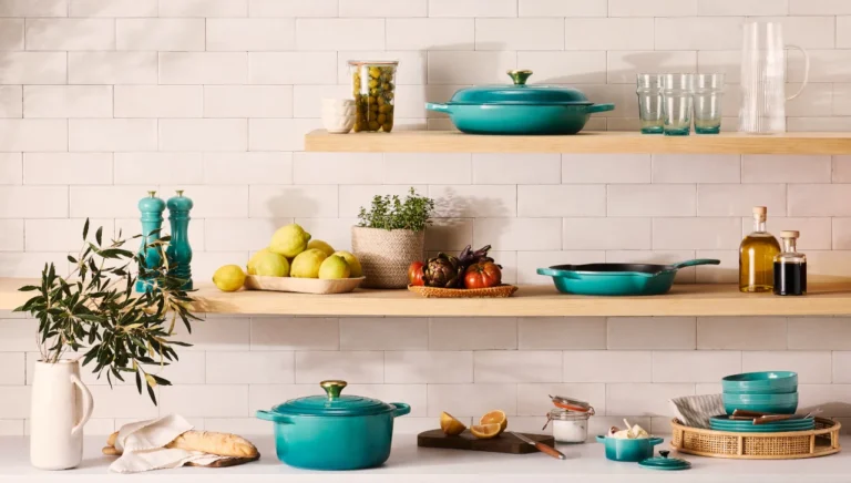 Le Creuset apresenta nova cor Bleu Riviera inspirada no Mediterrâneo
