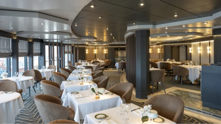 MSC Cruzeiros renova restaurantes do Yacht Club nos navios da classe Fantasia até 2028