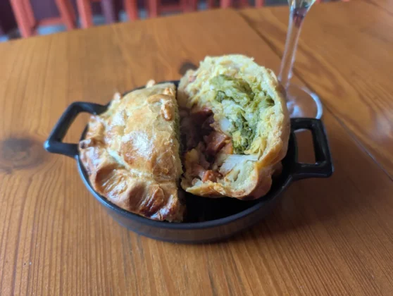 O Pub Lisboeta Mercearia Pachecas - Empada de Cozido do Bitas