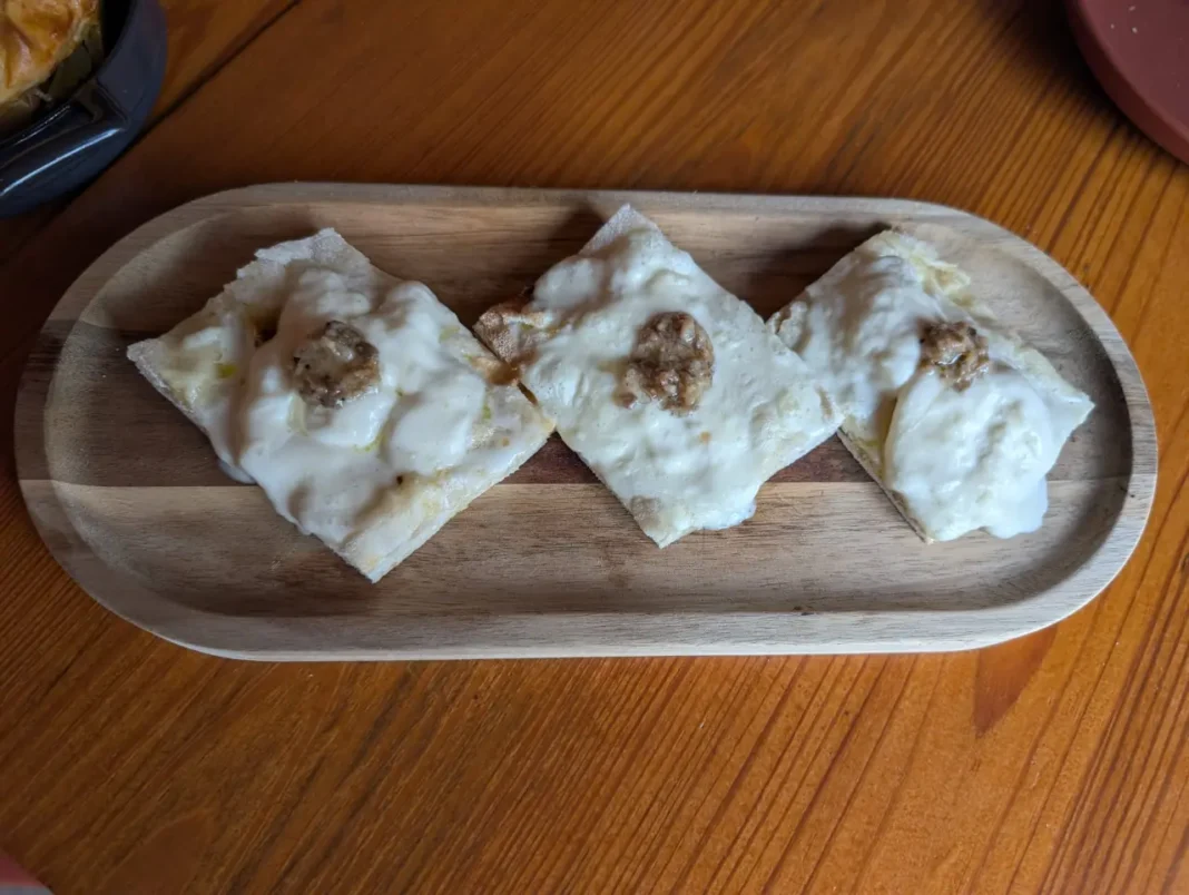 O Pub Lisboeta Mercearia Pachecas - Pinsas de burrata