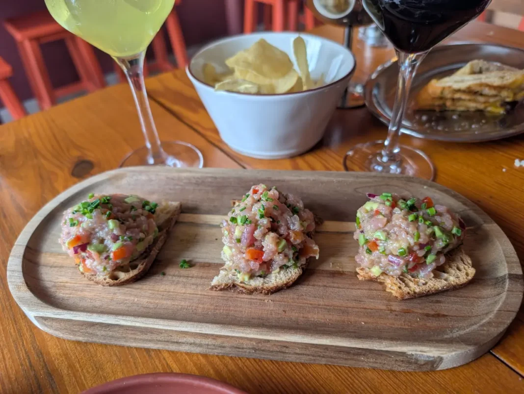 O Pub Lisboeta Mercearia Pachecas - T&aacute;rtaro de Novilho