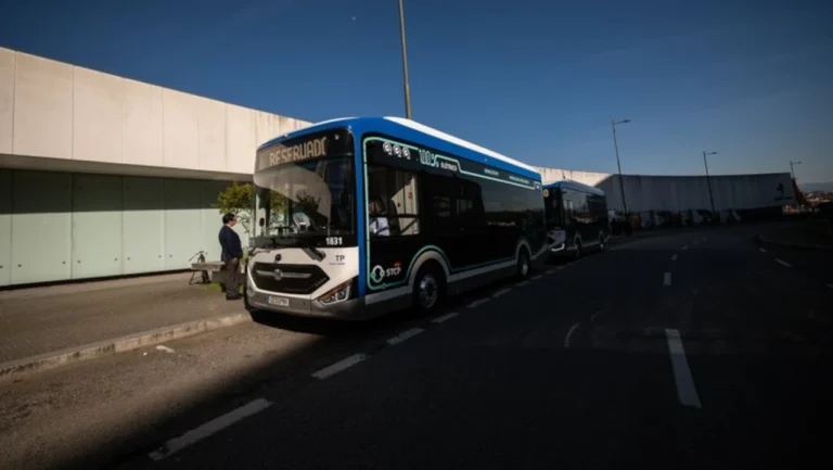 STCP reforça frota com oito autocarros elétricos na zona oriental do Porto
