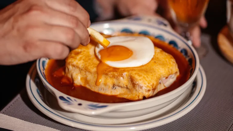 Clássico portuense Yuko leva francesinhas para a Baixa do Porto