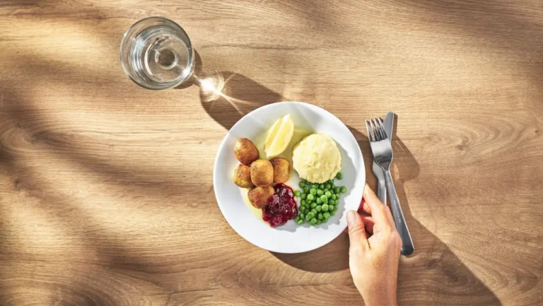 Novas almôndegas de peixe chegaram aos restaurantes IKEA