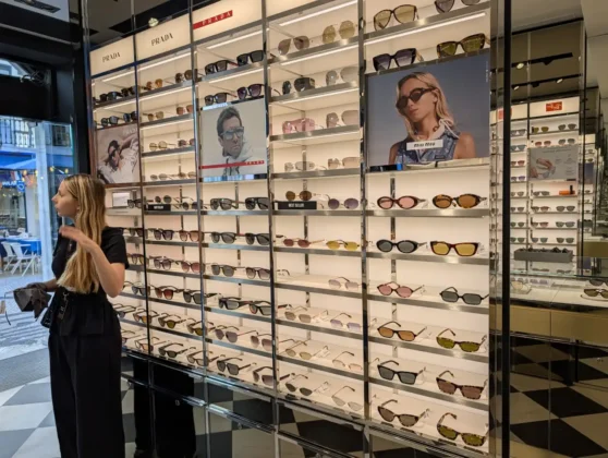 Sunglass Hut