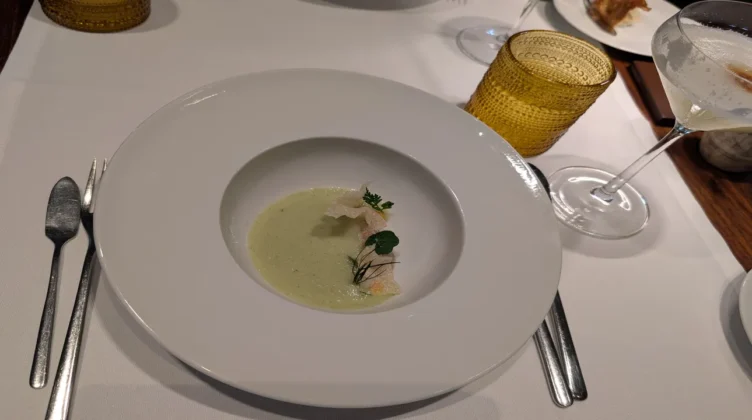 Bistr&ocirc;4 - Gaspacho de mel&atilde;o, funcho e abacate
