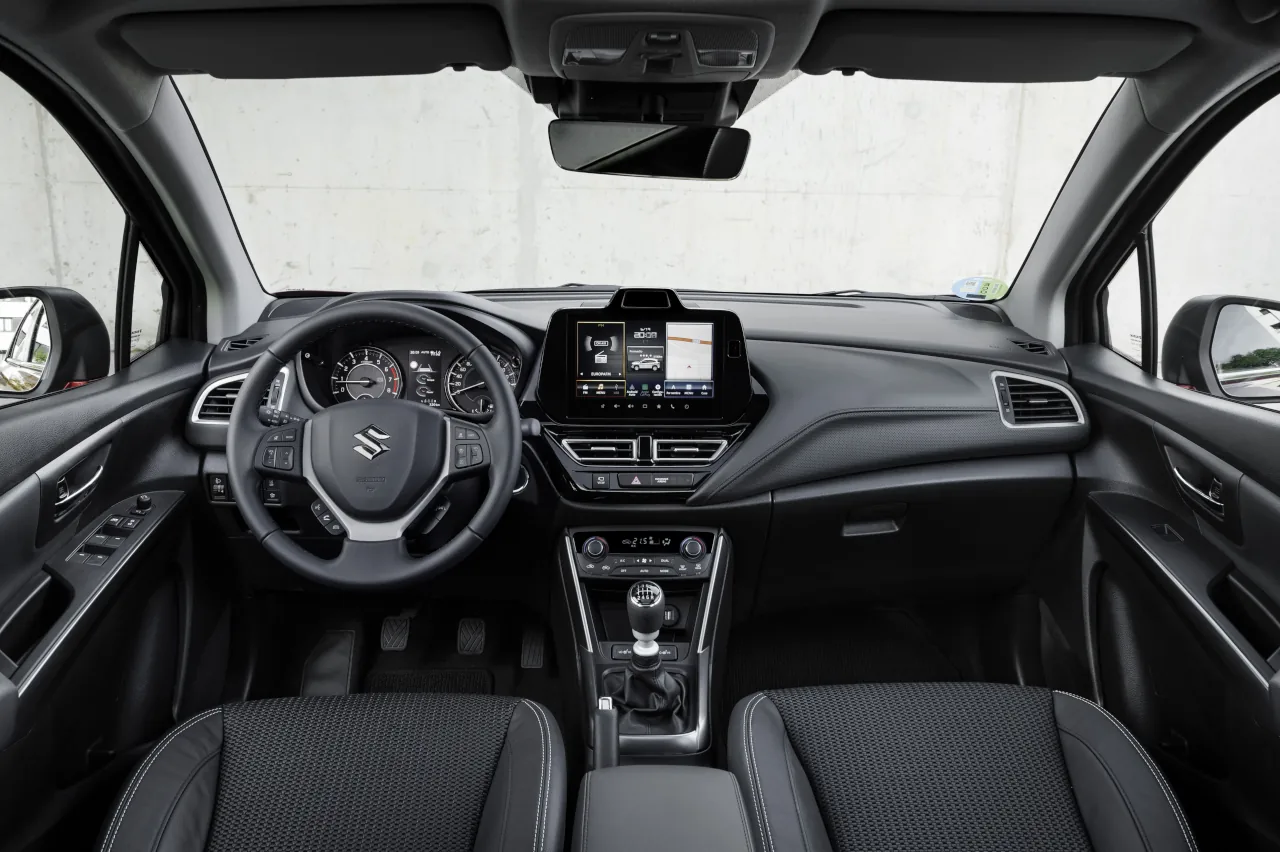 Suzuki S-Cross assinala 20 anos com cerca de 750.000 unidades produzidas 1 Suzuki S-Cross