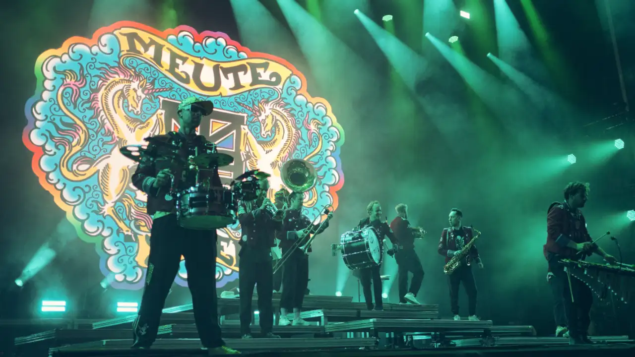 Vodafone Paredes de Coura 2026, Dia 4 e Balanço – Mais Coura no Festival, o professor Patrick Watson e Thundercat tão rápido como o Sonic dourado 2 meute paredes de coura 2026 emanuel canoilas