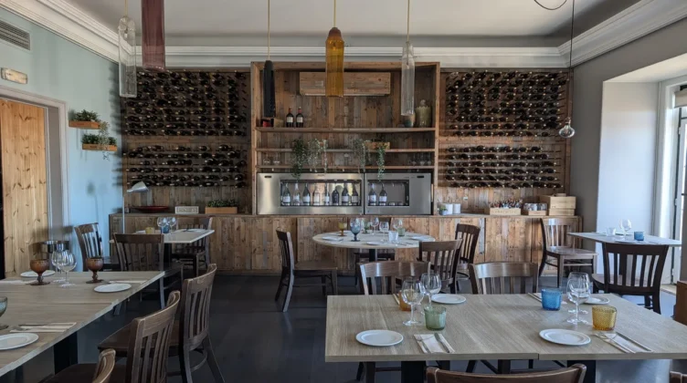 T&aacute;gide Wine & Gastrobar