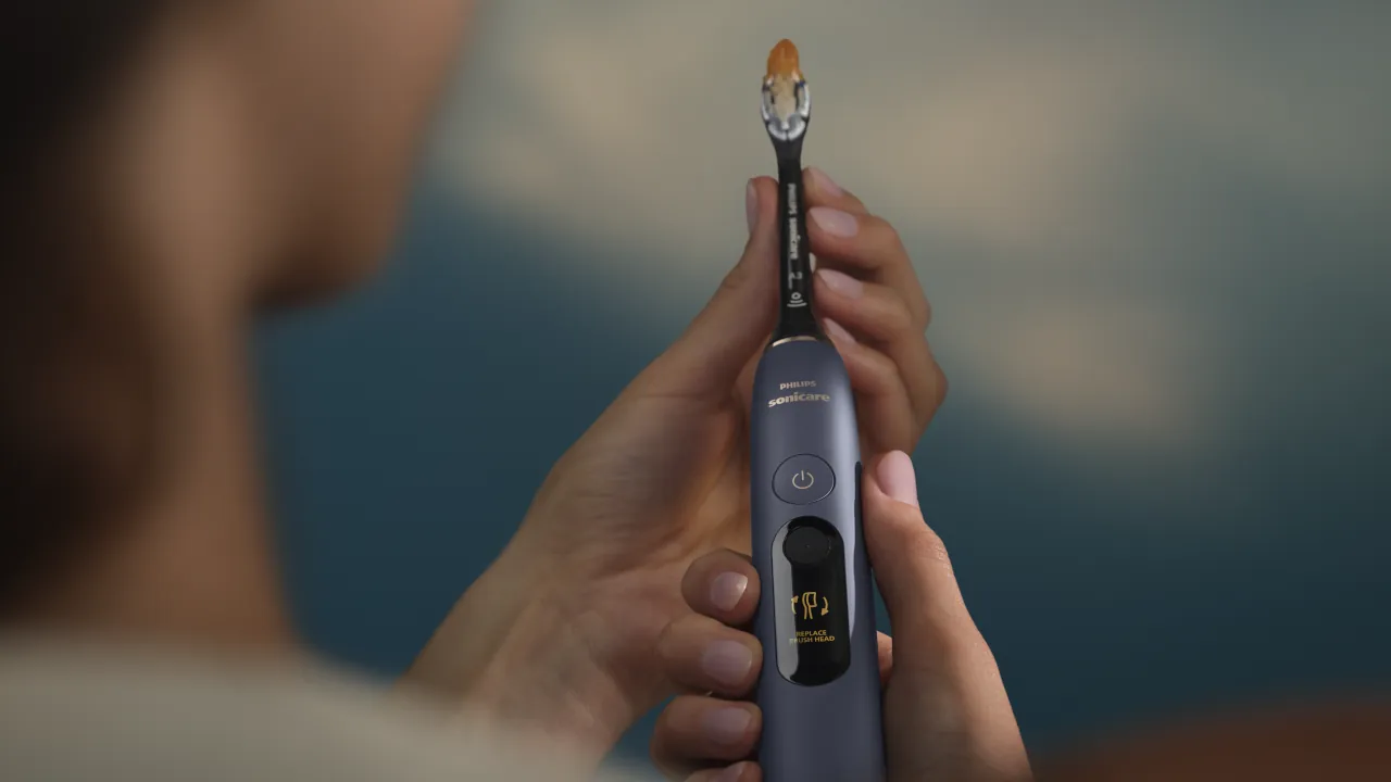 Nova escova da Philips sabe onde ainda não escovaram bem os dentes 1 Philips DiamondClean 9900 Prestige - escova de dentes