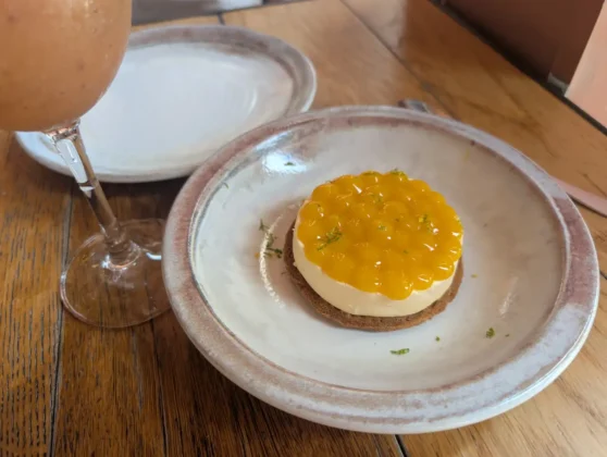 Sophia Natural Italian - Cheesecake de queijo de cabra, manga e maracuj&aacute;